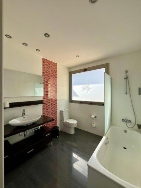Hotel Spa La Central - Adults Only 마카네트데카브레니스 외부 사진